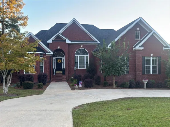 169 Hidden Lakes Dr, Gray, GA 31032