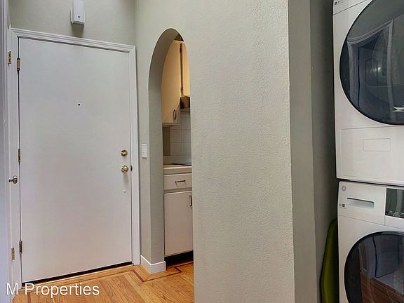 5th image of 1960 Hayes St APT 11
