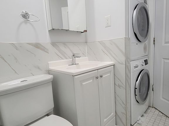 5th image of 3147 Broadway APT 22
