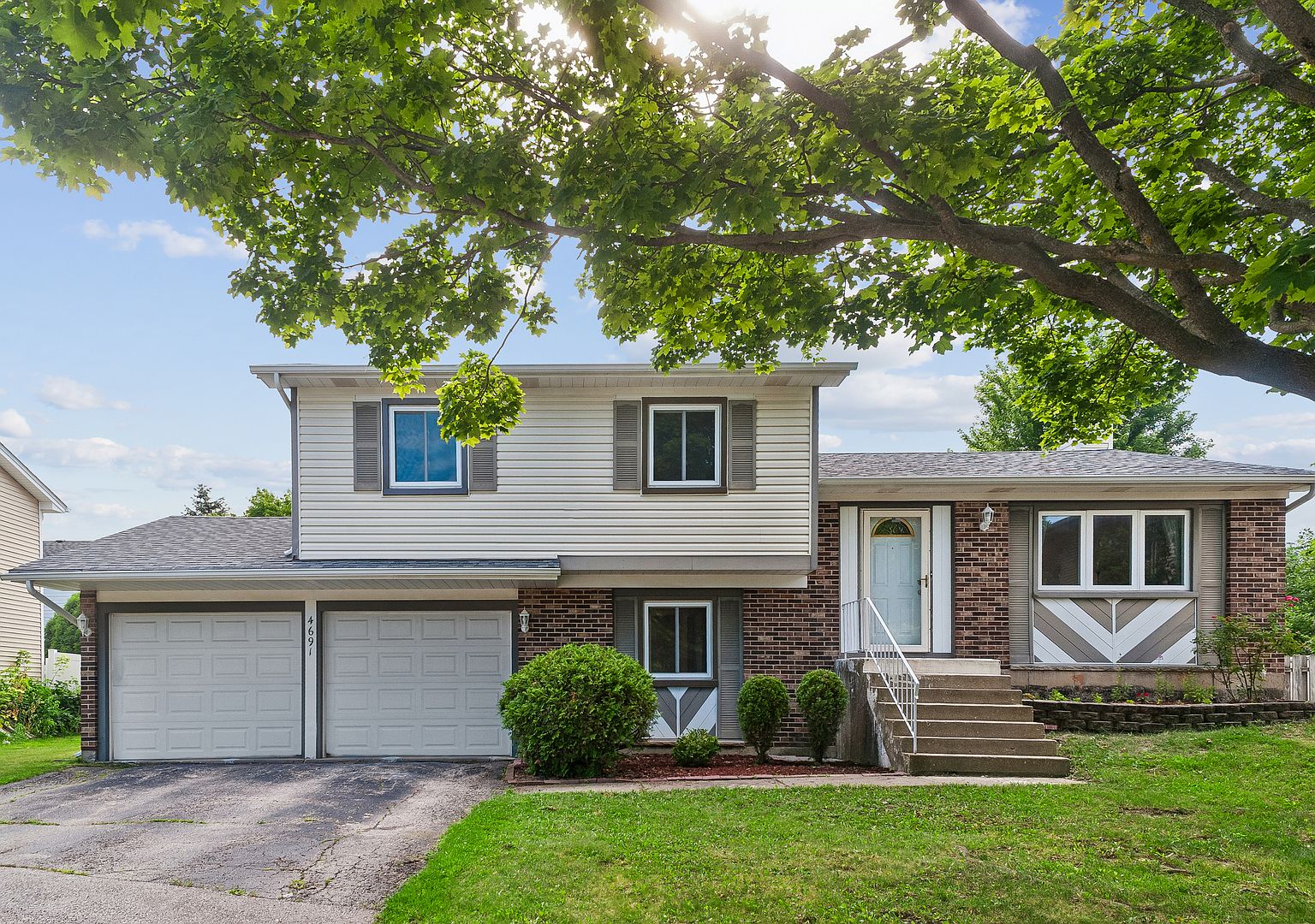 4691 Huntington Blvd, Hoffman Estates, IL 60192 | Zillow