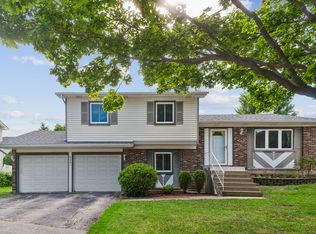 4691 Huntington Blvd, Hoffman Estates, IL 60192