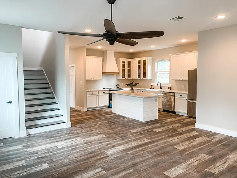 2830 S Brown Ave — Photo 8