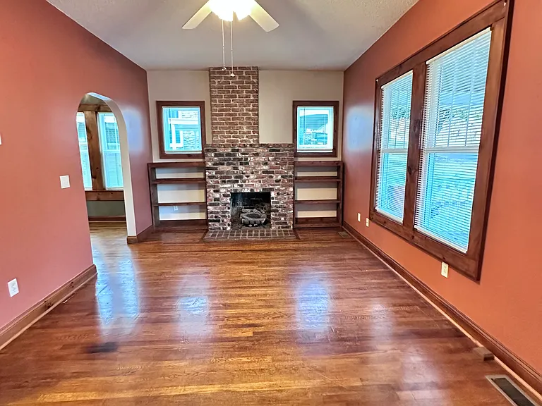 923 E Hillcrest Dr #2 — Photo 13