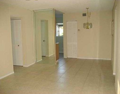 3rd image of 506 Gardens Dr