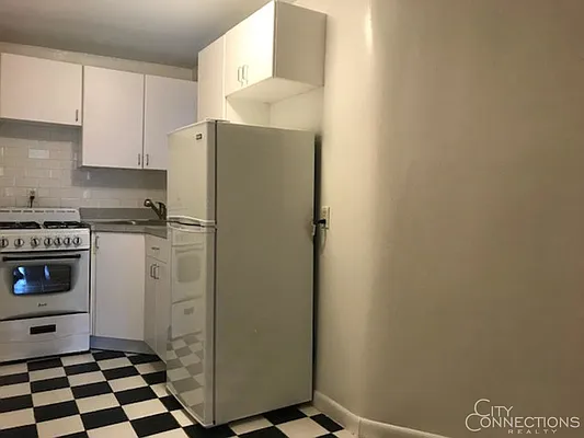 Rented by City Connections Realty | media 18