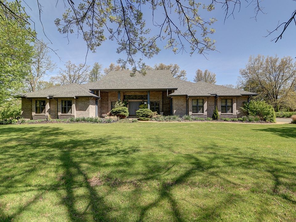 1st image of 3900 Valley Oaks Dr