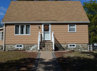111 Acropolis Rd, Lowell, MA 01854