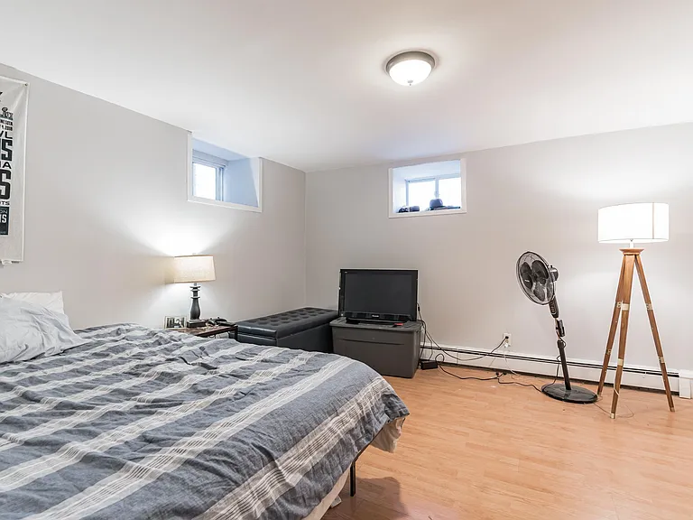 141 Chiswick Rd #1B — Photo 14