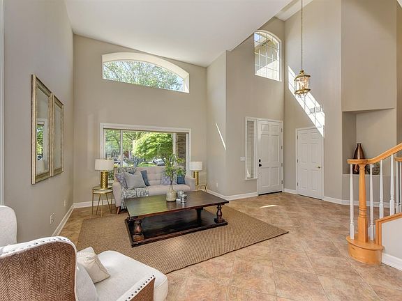 3rd image of 3911 Ironwood Dr