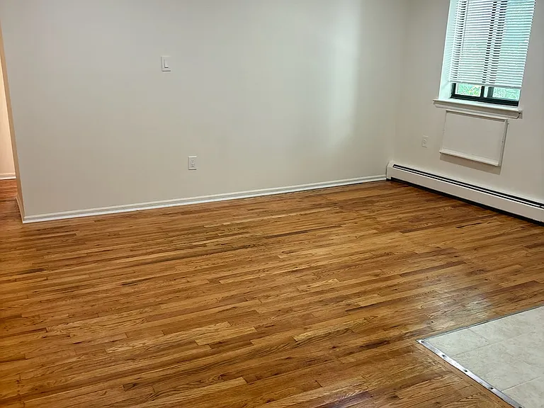 6114 165th St #3A — Photo 2