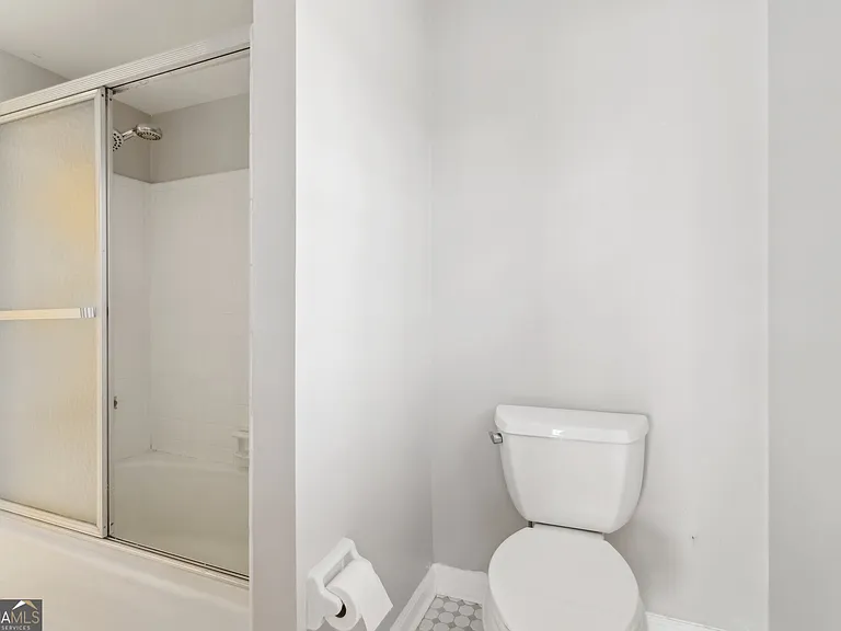 355 Westerhall Ct — Photo 28