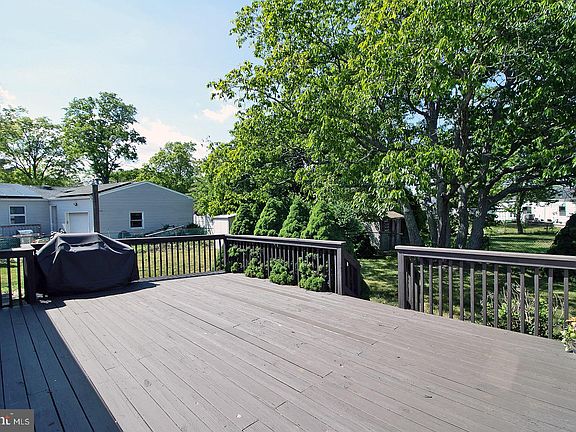 4th image of 1144 Fairview Dr