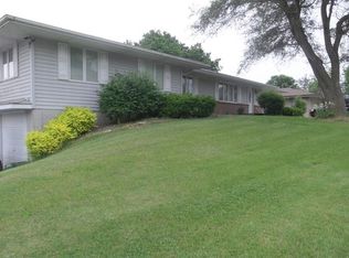 1005 S Roche St, Knoxville, IA 50138