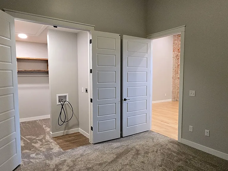 218 N Locust St #204 — Photo 6