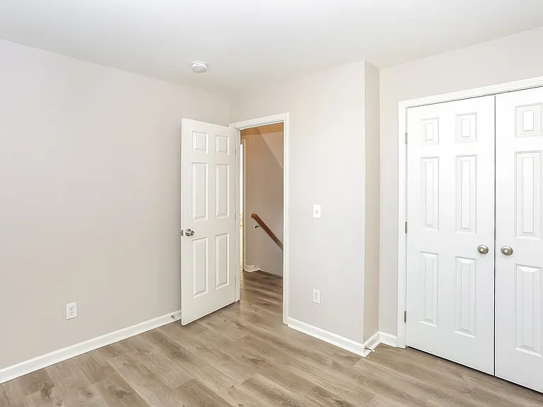 14219 Riding Hill Ave — Photo 11