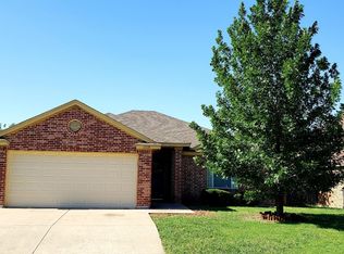 1924 Ashley Dr, Fort Worth, TX 76134