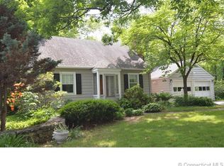 569 Whittemore Rd, Middlebury, CT 06762