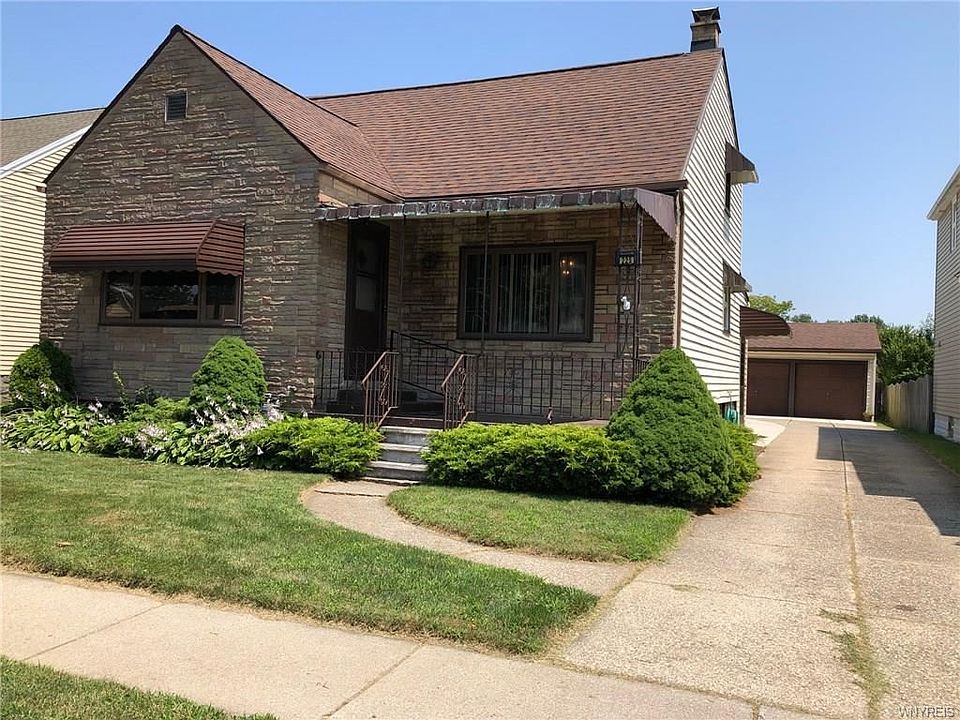 1st image of 225 Bright St