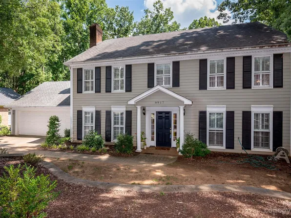 9917 Whitethorn Dr, Charlotte, NC 28277