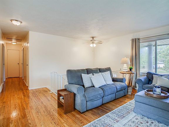 4th image of 53160 Crestview Dr