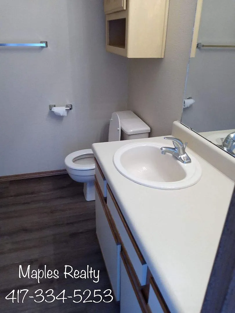 Unfurnished Studio @ Fall Creek! Only $425.00 Per month! — Photo 2