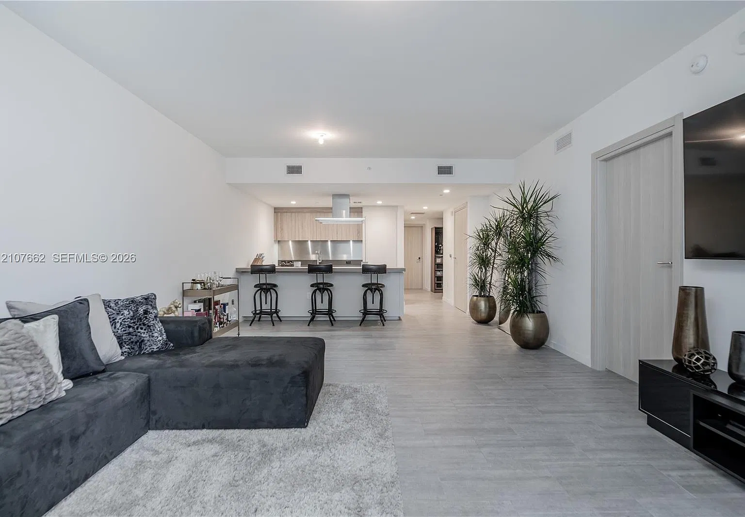Brickell Flatiron Condo — Photo 3