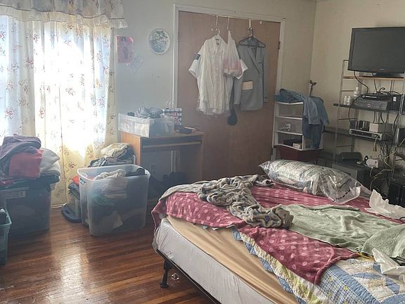 3rd image of 205-25 110th Ave