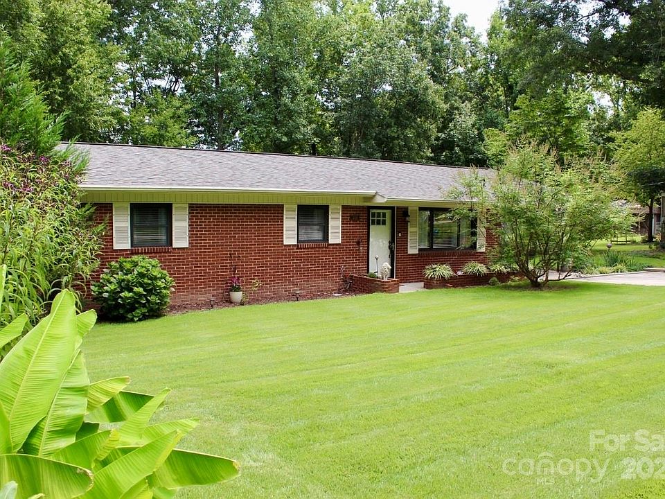 1st image of 306 Oakdale Ave