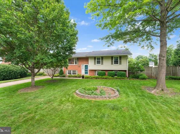 1010 Tuscarora Dr SW, Leesburg, VA 20175