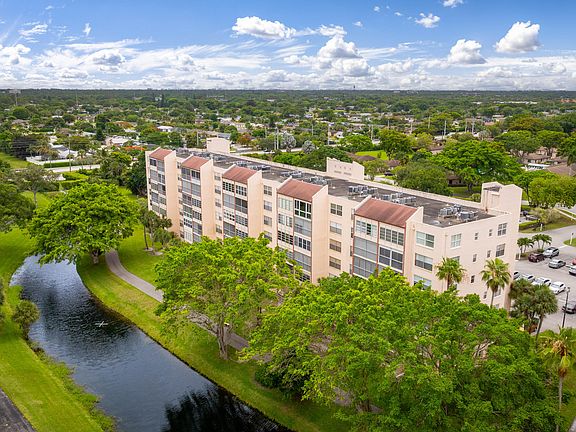 2nd image of 14527 Bonaire Boulevard #203
