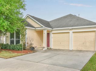 15843 Scenic Water Dr, Houston, TX 77044