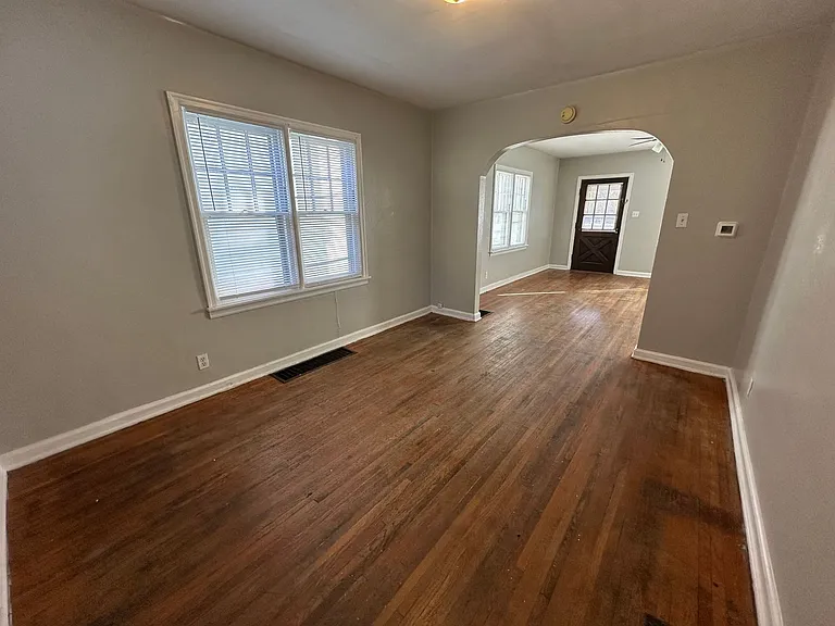 1520 W Jackson St — Photo 6