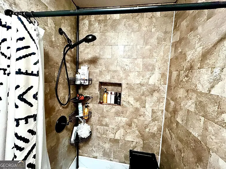 259 N Oliver St #B — Photo 10