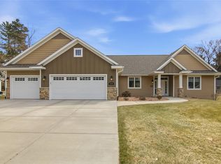 3729 Crest Ridge Ct, Eau Claire, WI 54701