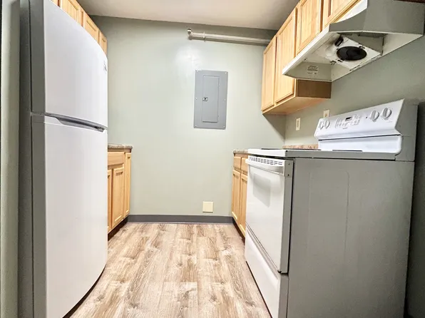 49 Harbor Ave, Nashua, NH