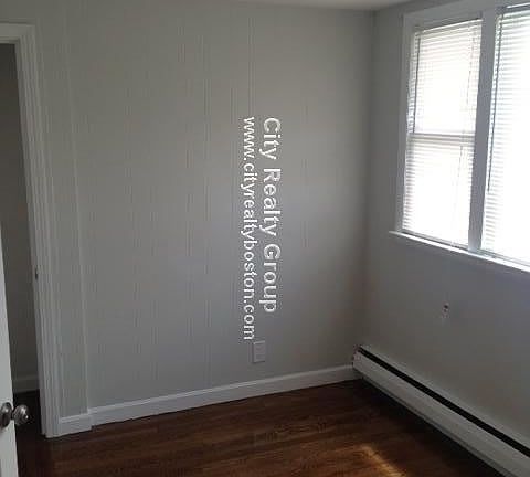 3rd image of 1000 Winthrop Ave