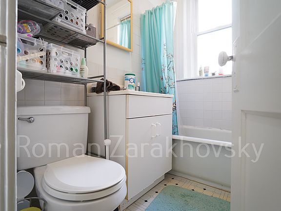 4th image of 14 Orkney Rd APT 42