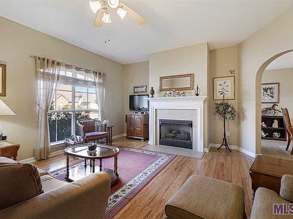 3rd image of 26452 Greenwood Dr