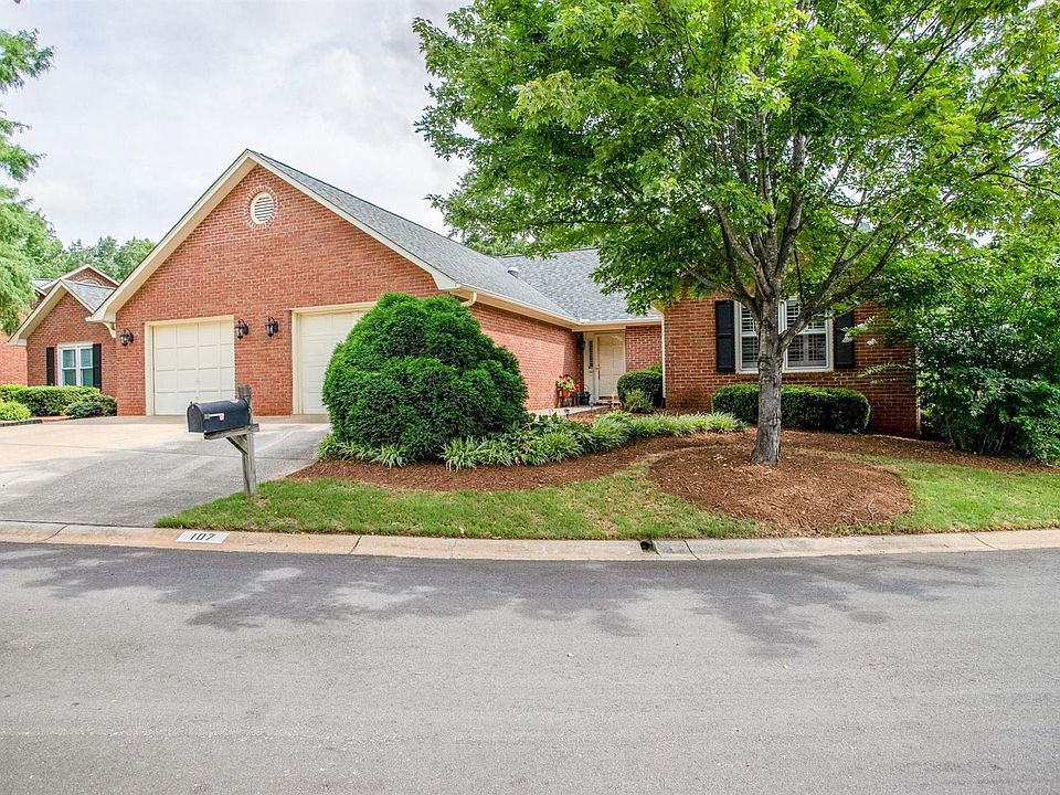 1st image of 107 Fairoaks Dr