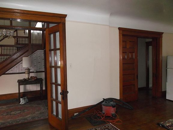 3rd image of 47 W 21st St