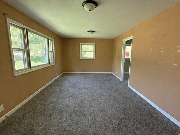 2nd image of 109 College St