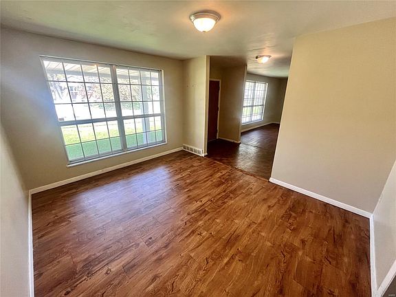 2nd image of 13 Dana Dr
