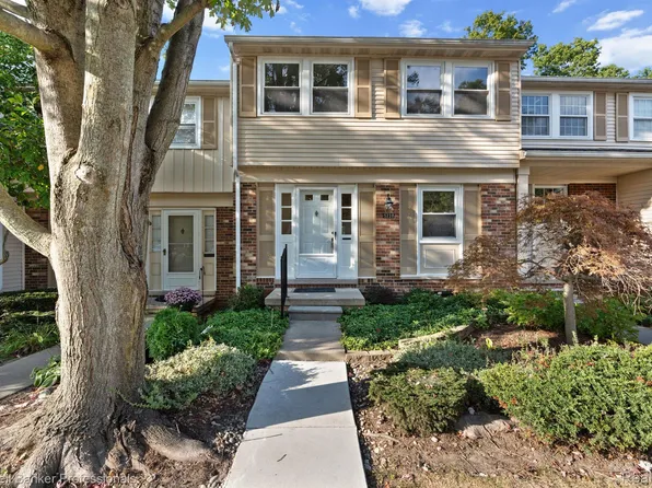 5238 Breeze Hill Pl, Troy, MI 48098