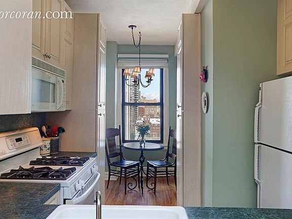 3rd image of 320 E 57th St APT 13B