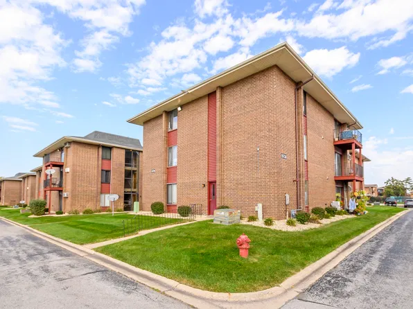15736 Terrace Dr Unit R02, Oak Forest, IL 60452