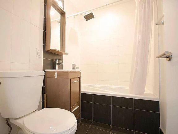4th image of 1072 Bergen St #4M