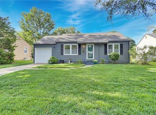 5306 W 49th Ter, Roeland Park, KS 66205