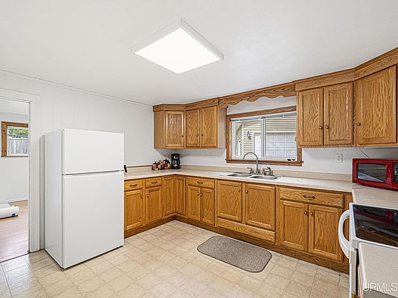 5th image of 2590 Werner St