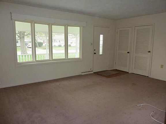 3rd image of 2726 Dakota Dr