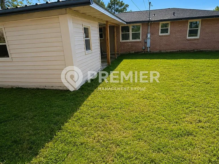 302 Malvin St — Photo 5